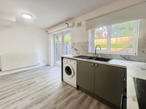 Kitchen Diner- click for photo gallery